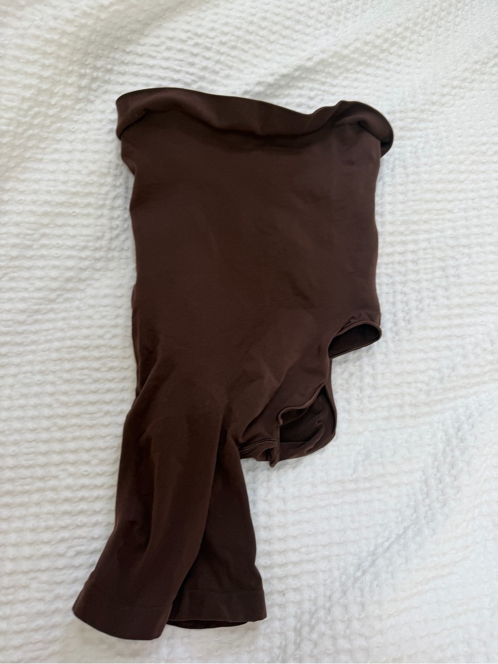 SKIMS Left leg solution shape wear  shorts